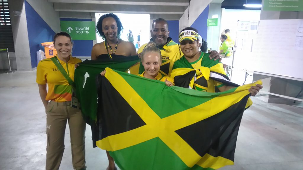 Freude mit den jamaikanischen Fans